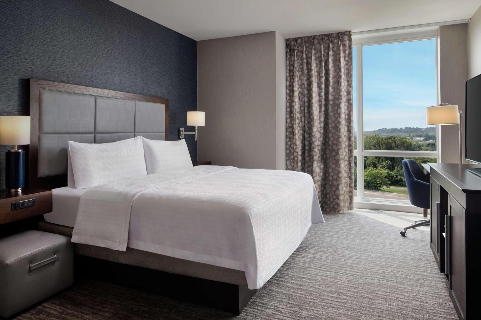 Hampton Inn&Suites Teaneck/Glenpointe Exterior foto