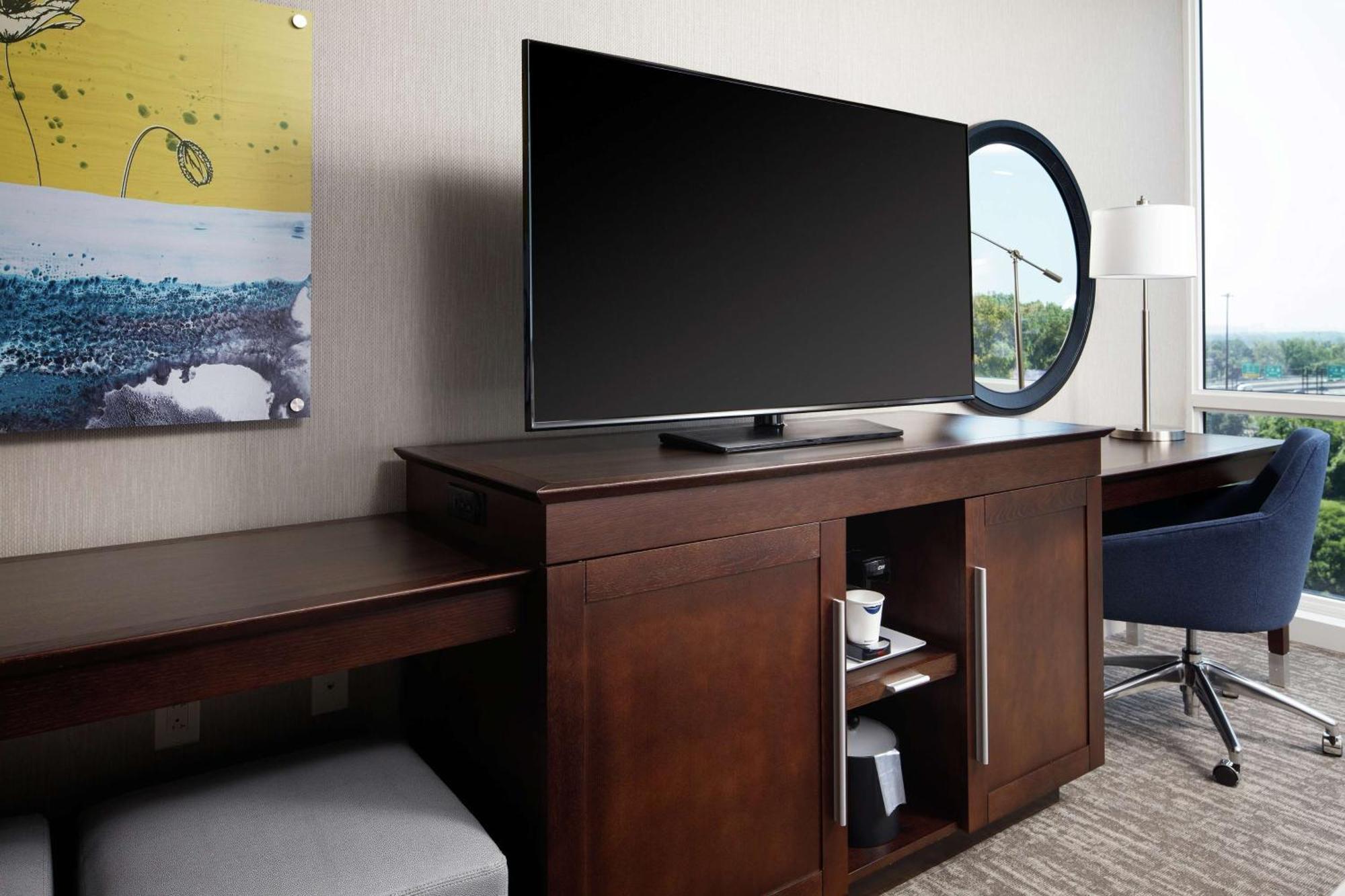 Hampton Inn&Suites Teaneck/Glenpointe Exterior foto