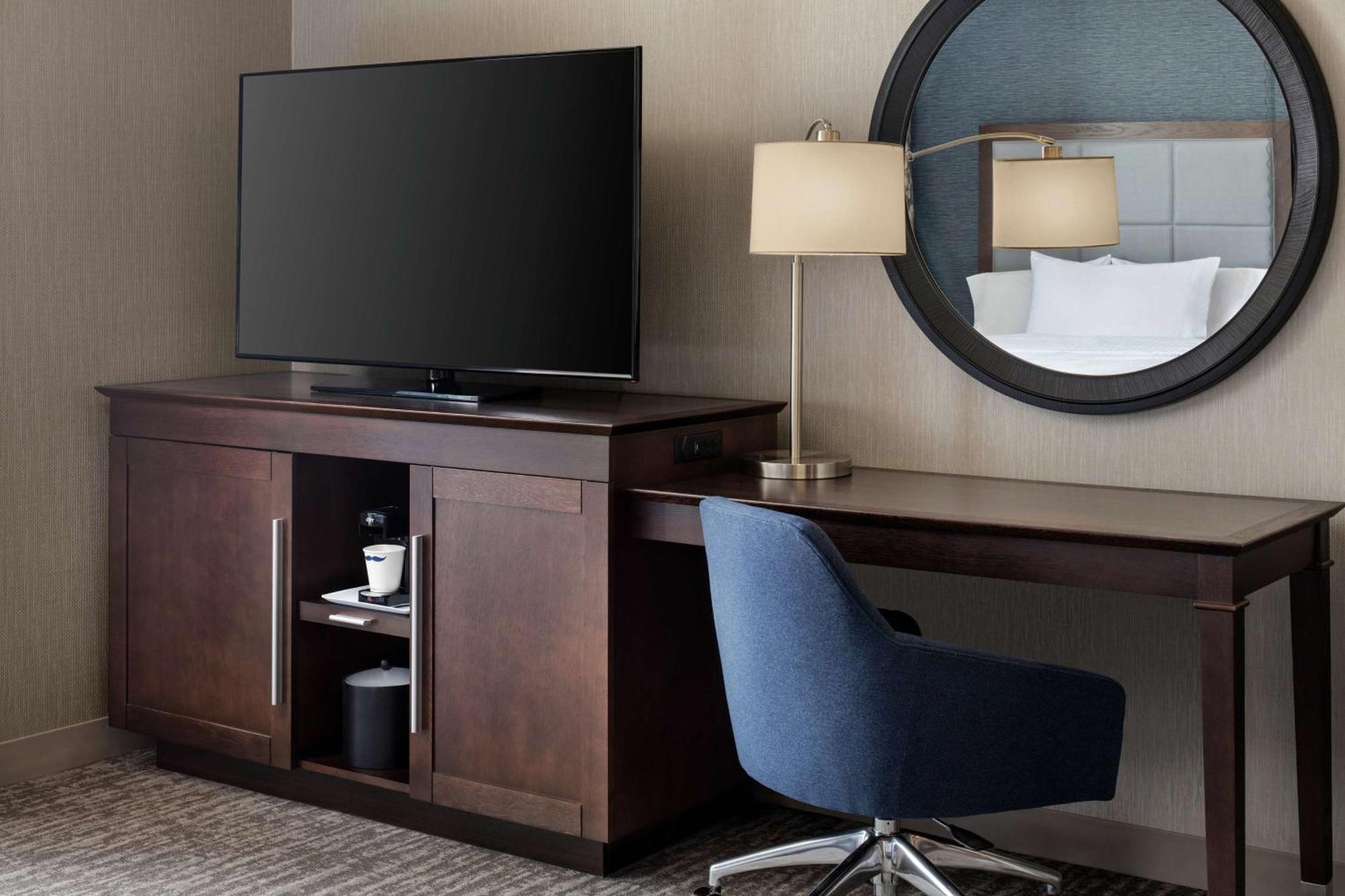 Hampton Inn&Suites Teaneck/Glenpointe Exterior foto