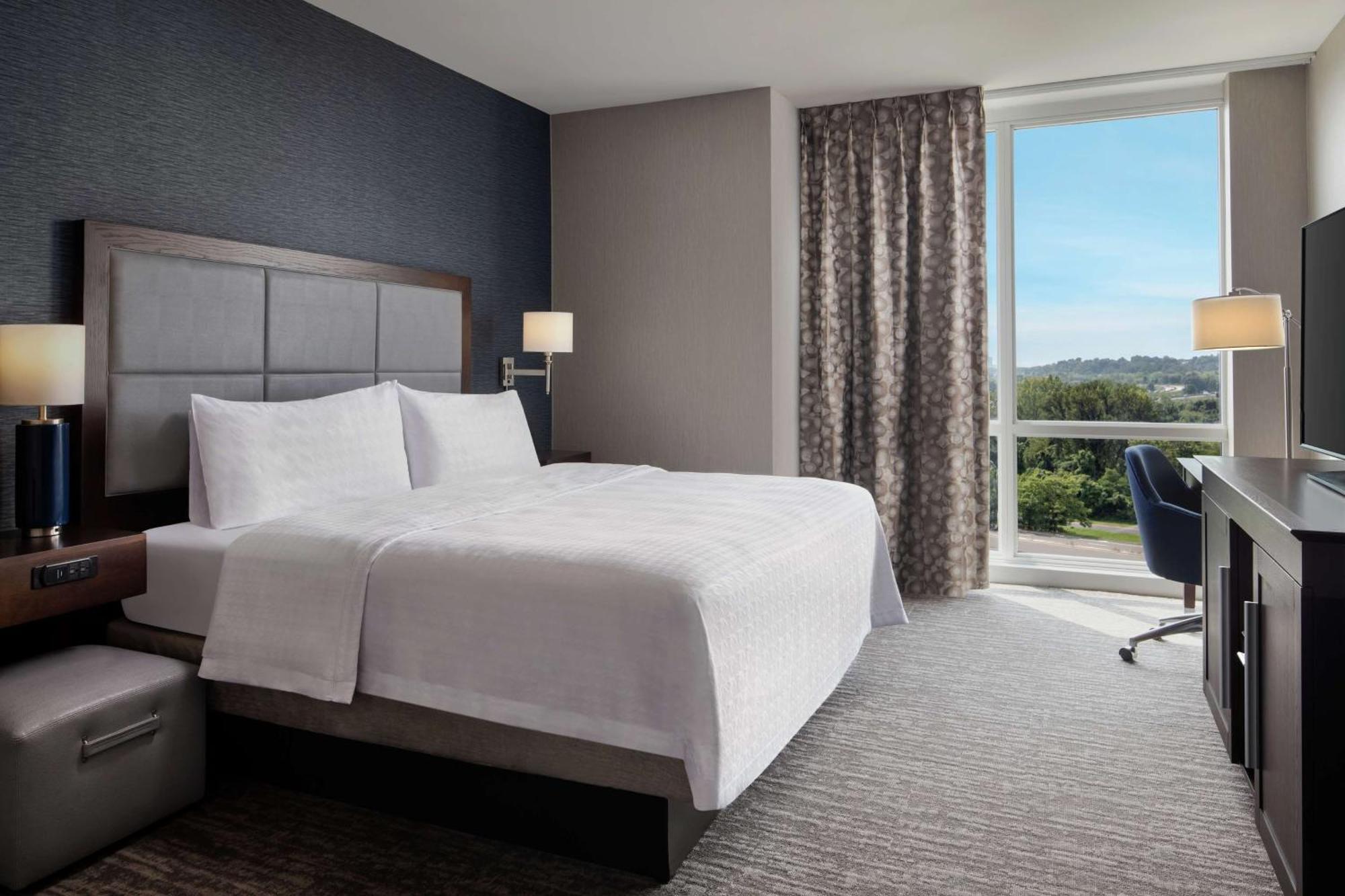 Hampton Inn&Suites Teaneck/Glenpointe Exterior foto