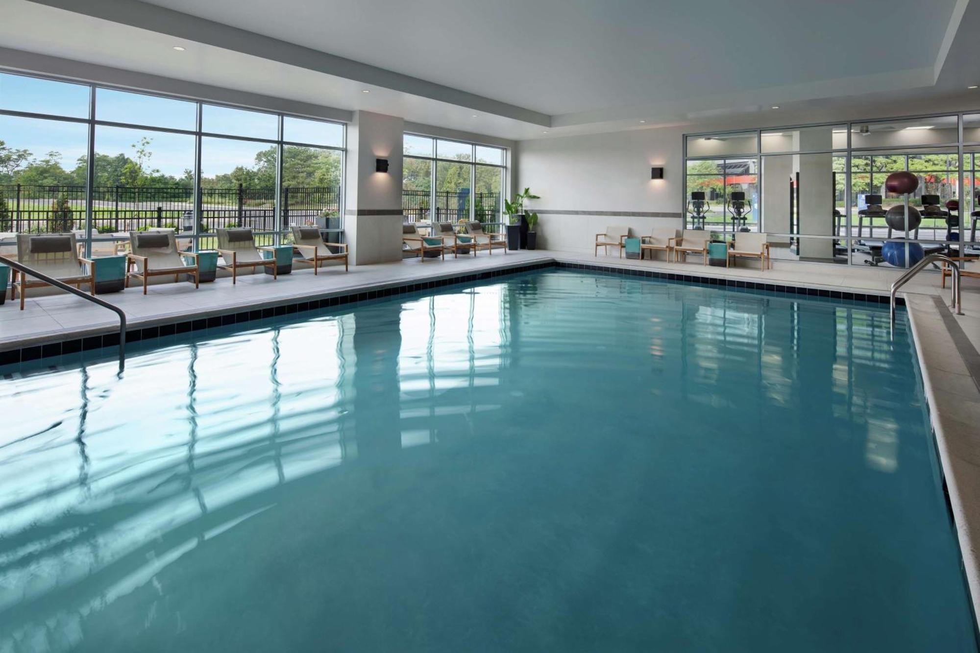 Hampton Inn&Suites Teaneck/Glenpointe Exterior foto