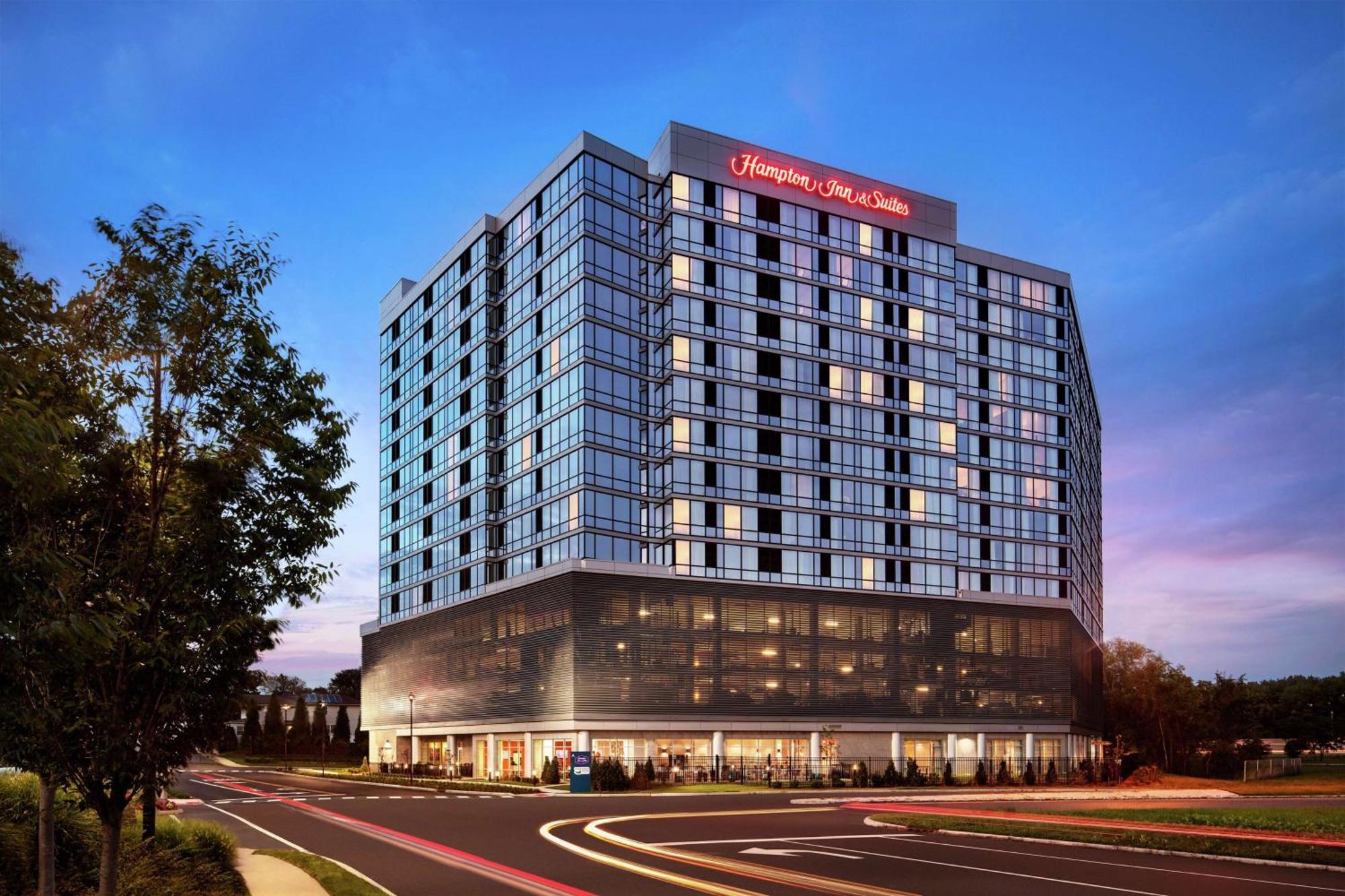 Hampton Inn&Suites Teaneck/Glenpointe Exterior foto